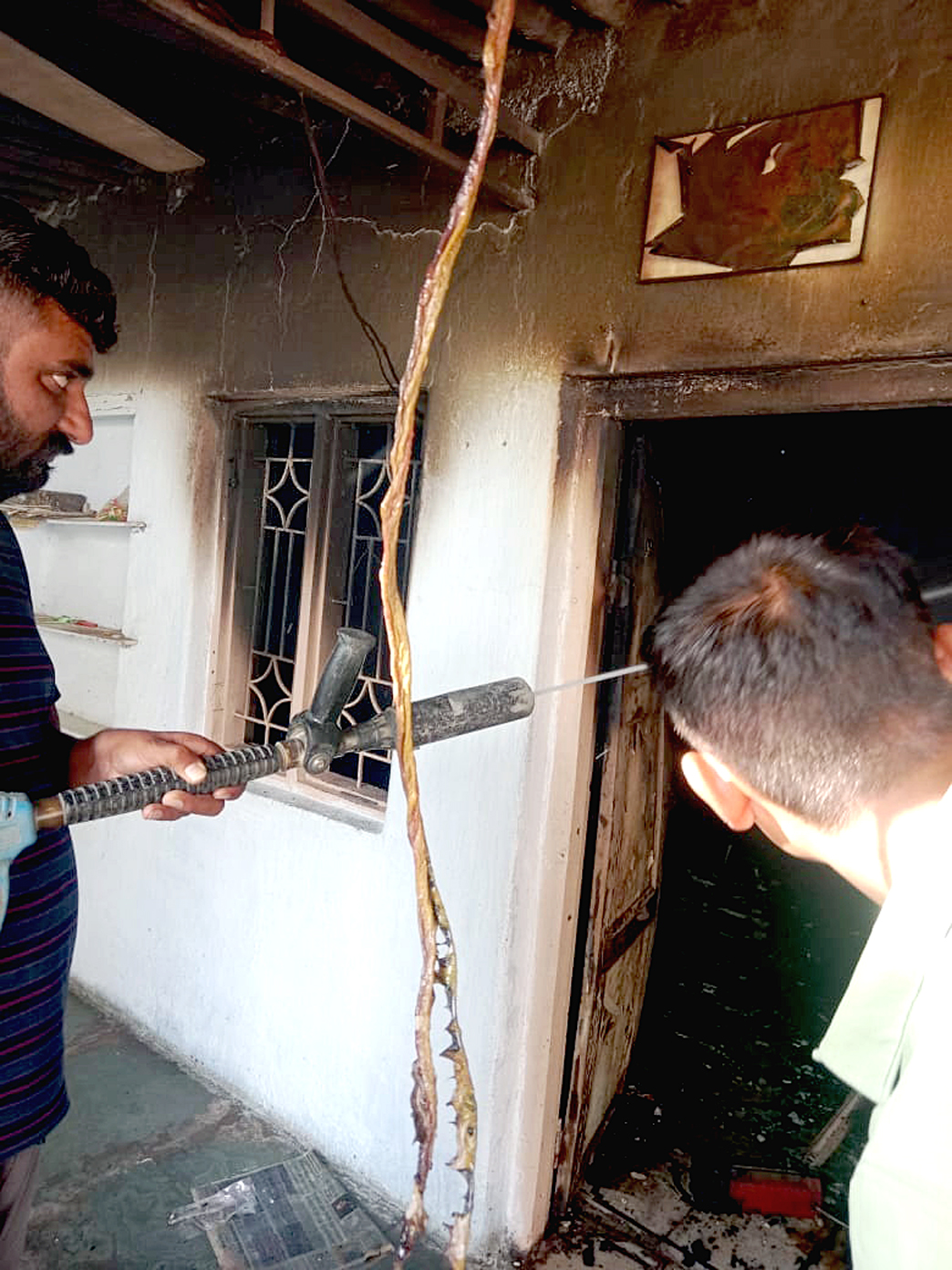 સાવરકુંડલામાં નેસડી રોડ પર મકાનમાં ભીષણ આગ : એકનું મોત